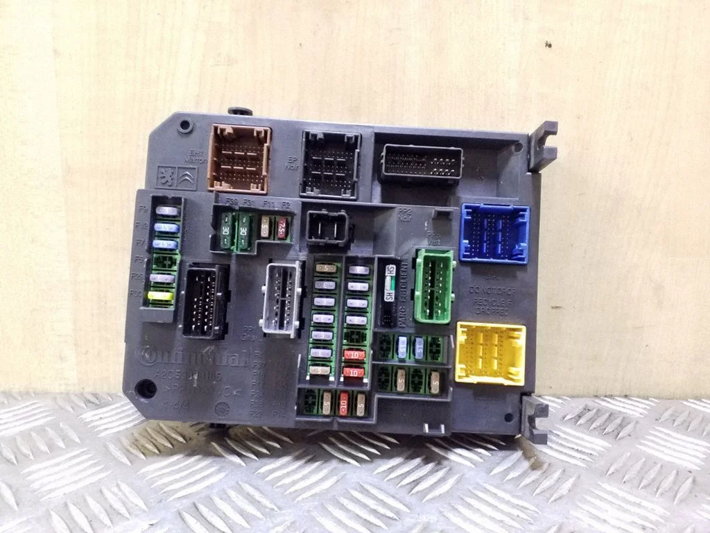Fuse module – Peugeot 508 RXH (2011-2018)