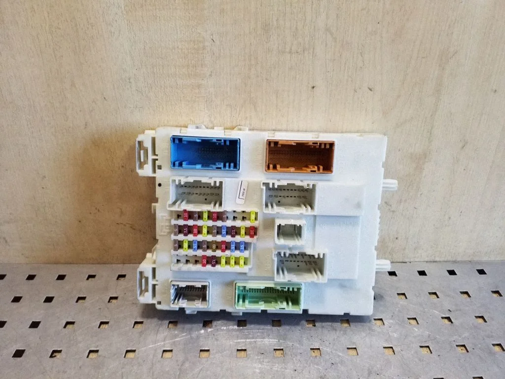 Drošinātāju bloks BV6T14014