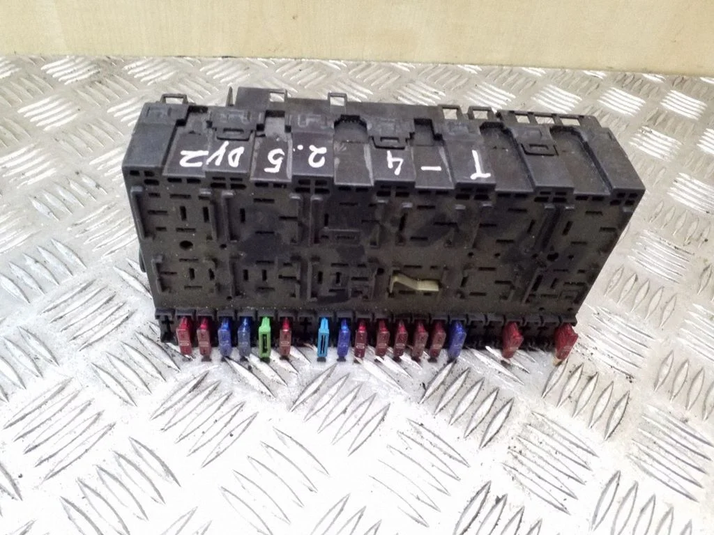 Drošinātāju bloks 357937039