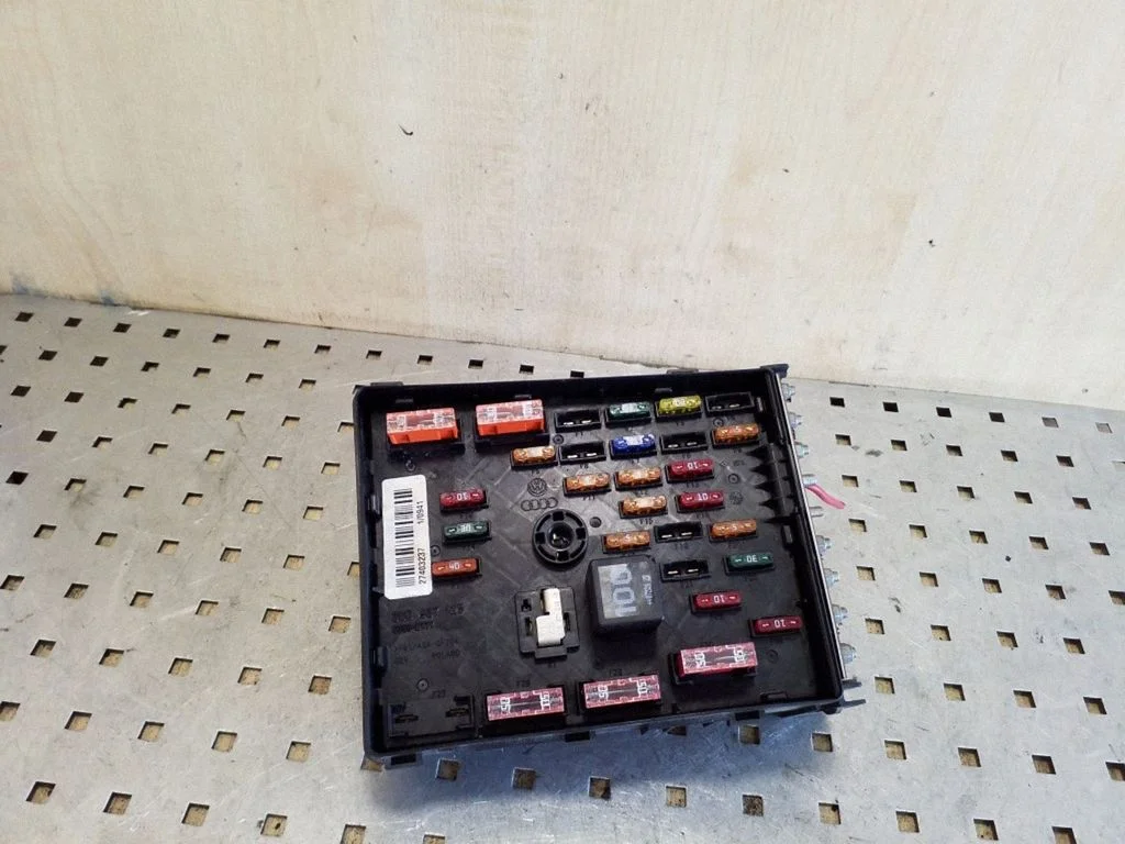 Drošinātāju bloks 3C0937125
