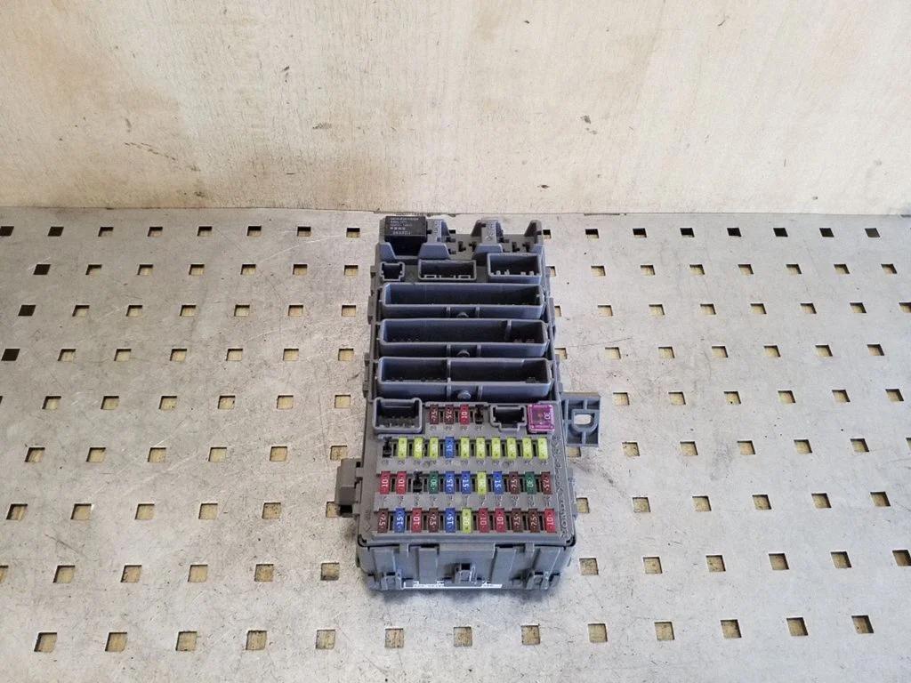 Fuse module 37091LM