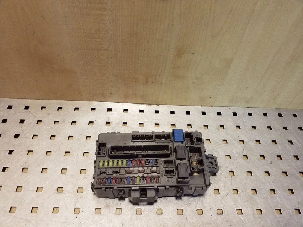 Fuse module – Honda Accord (2008-2016)