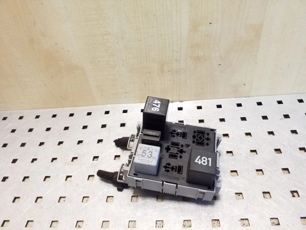 Fuse module – Volkswagen Touareg I (2002-2010)