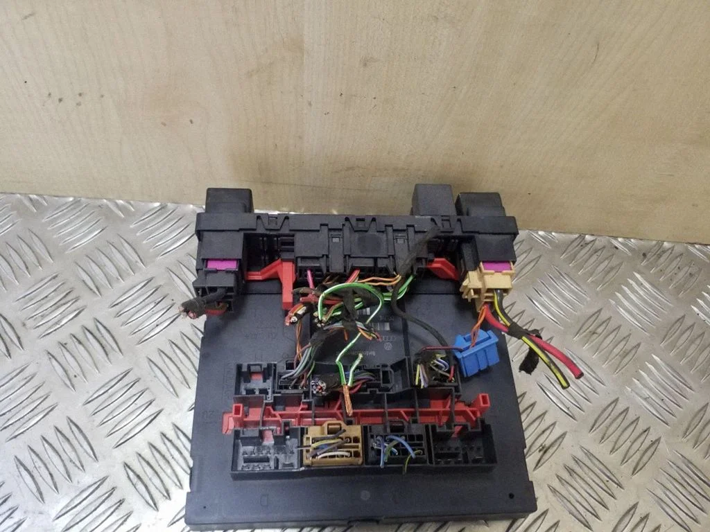 Drošinātāju bloks 300937049E