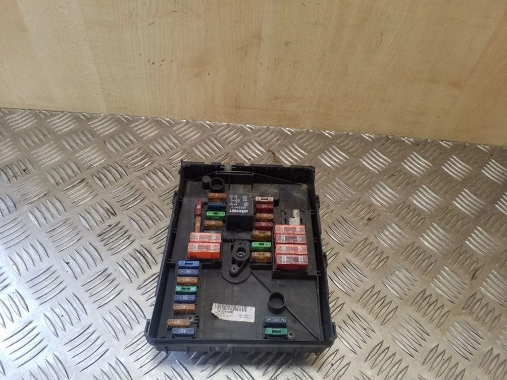 Drošinātāju bloks 1K0937125A