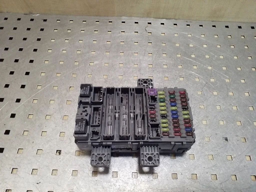 Drošinātāju bloks 37842RN