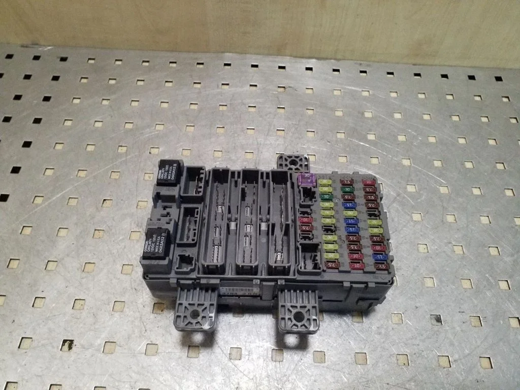 Drošinātāju bloks 37842RN