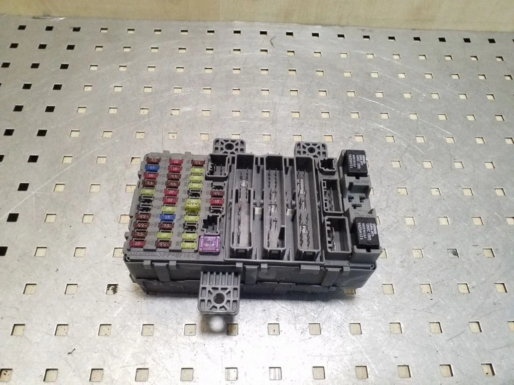 Drošinātāju bloks 37842RN