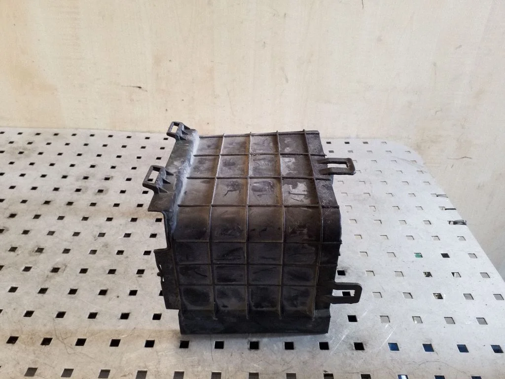 Aku kast – Audi A3 S3 8P (2003-2012)