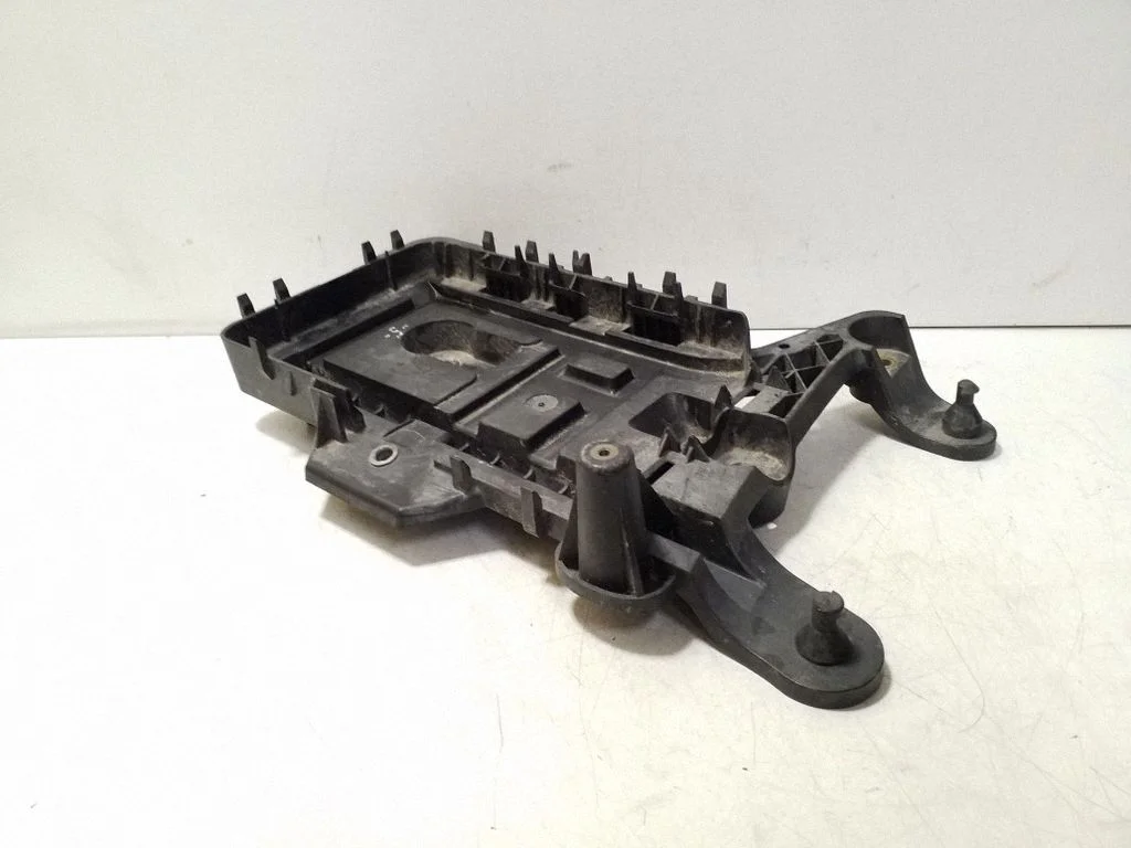 Battery tray 1K0915333