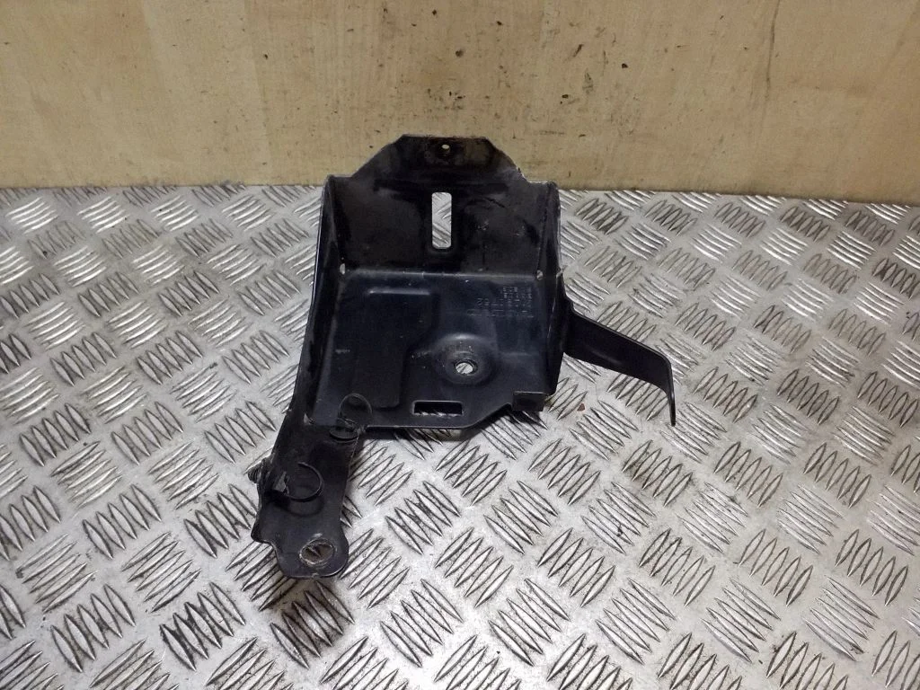 Akumuliatoriaus tvirtinimo padas