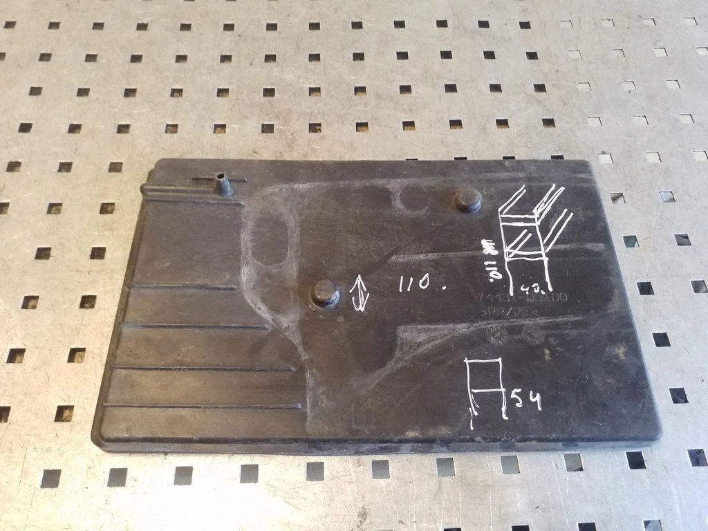 Battery tray 7443105100