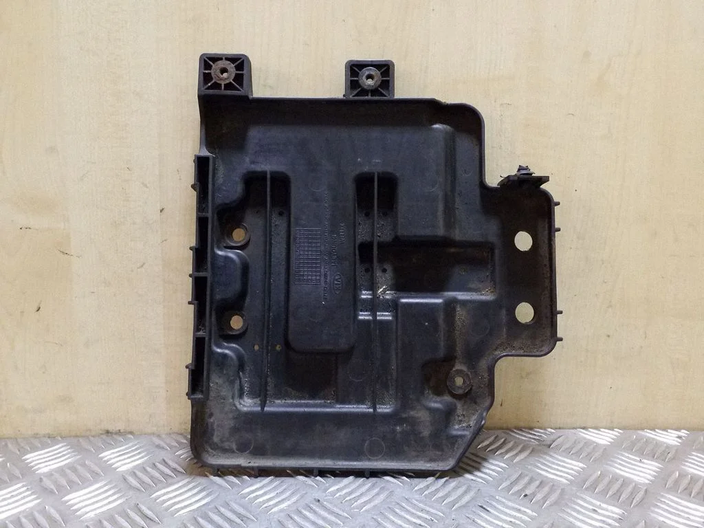 Battery tray 371502K680