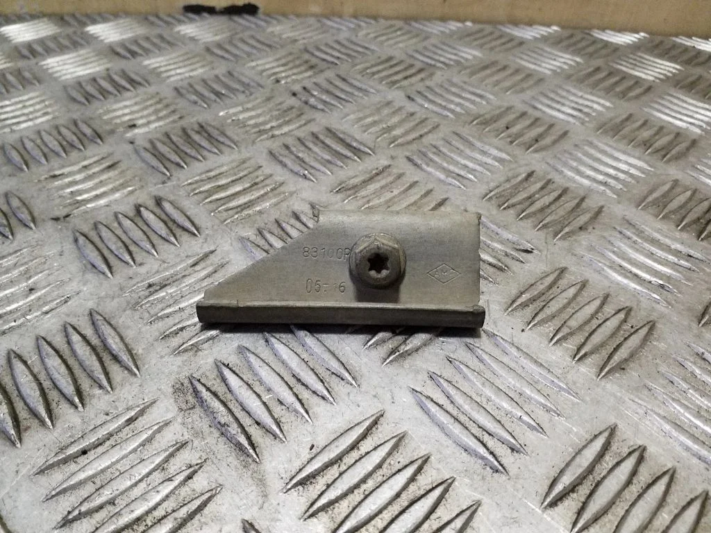 Battery bracket 83100R