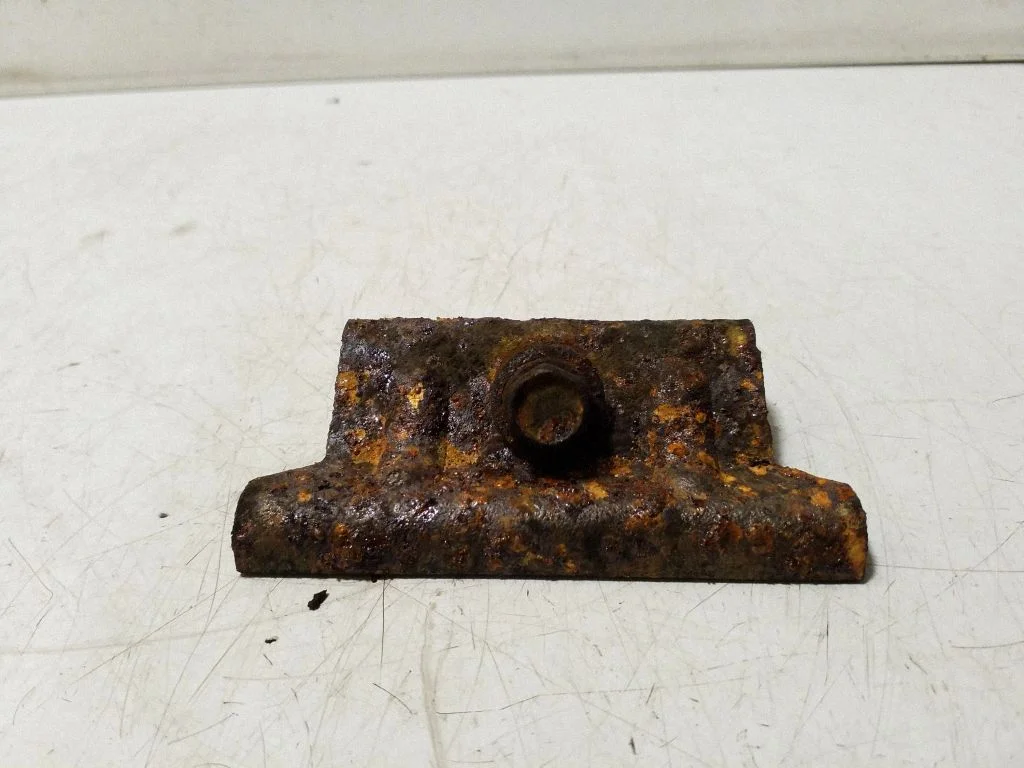 Battery bracket