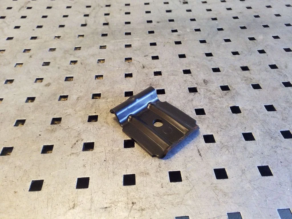 Battery bracket