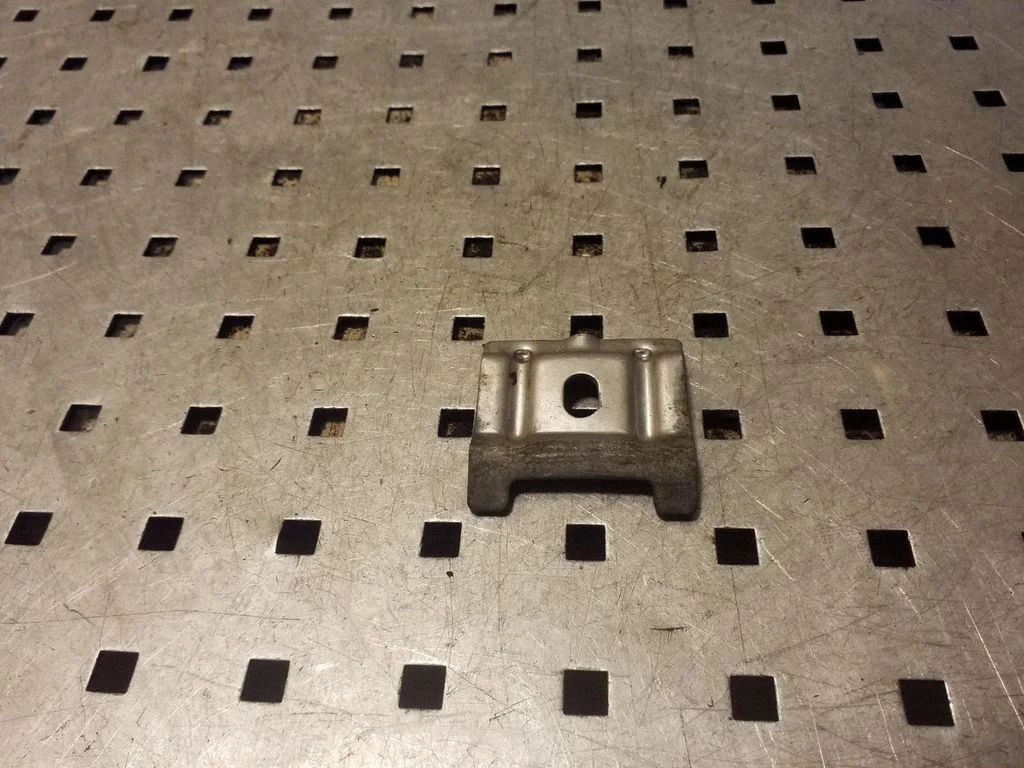 Battery bracket