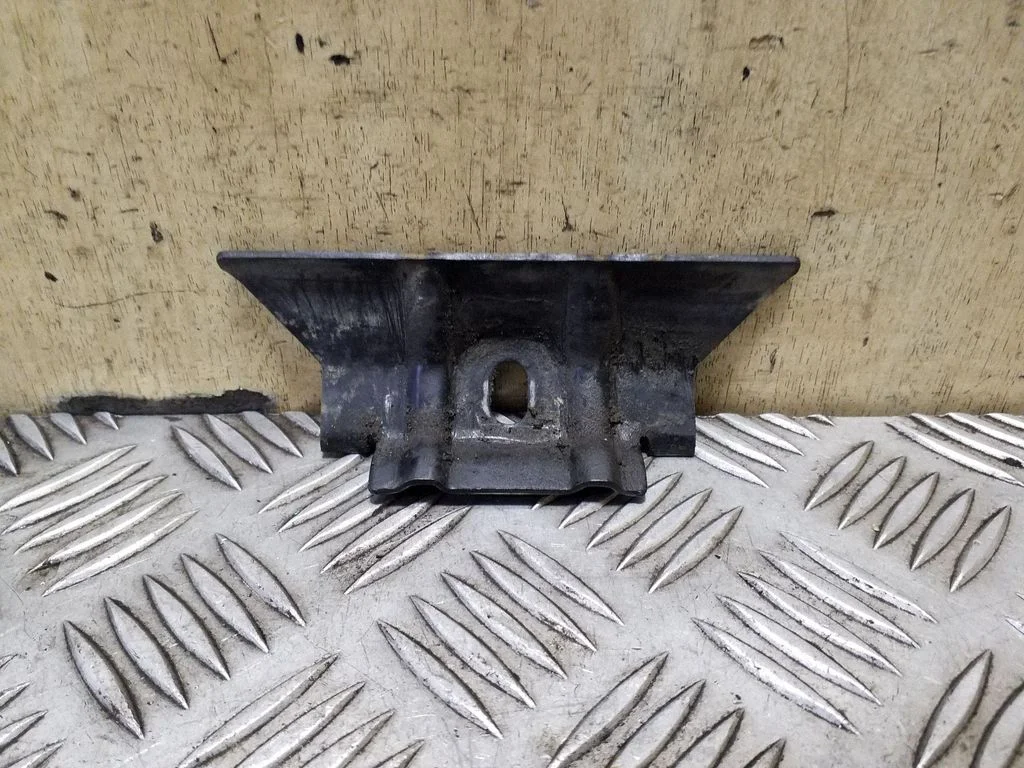 Battery bracket