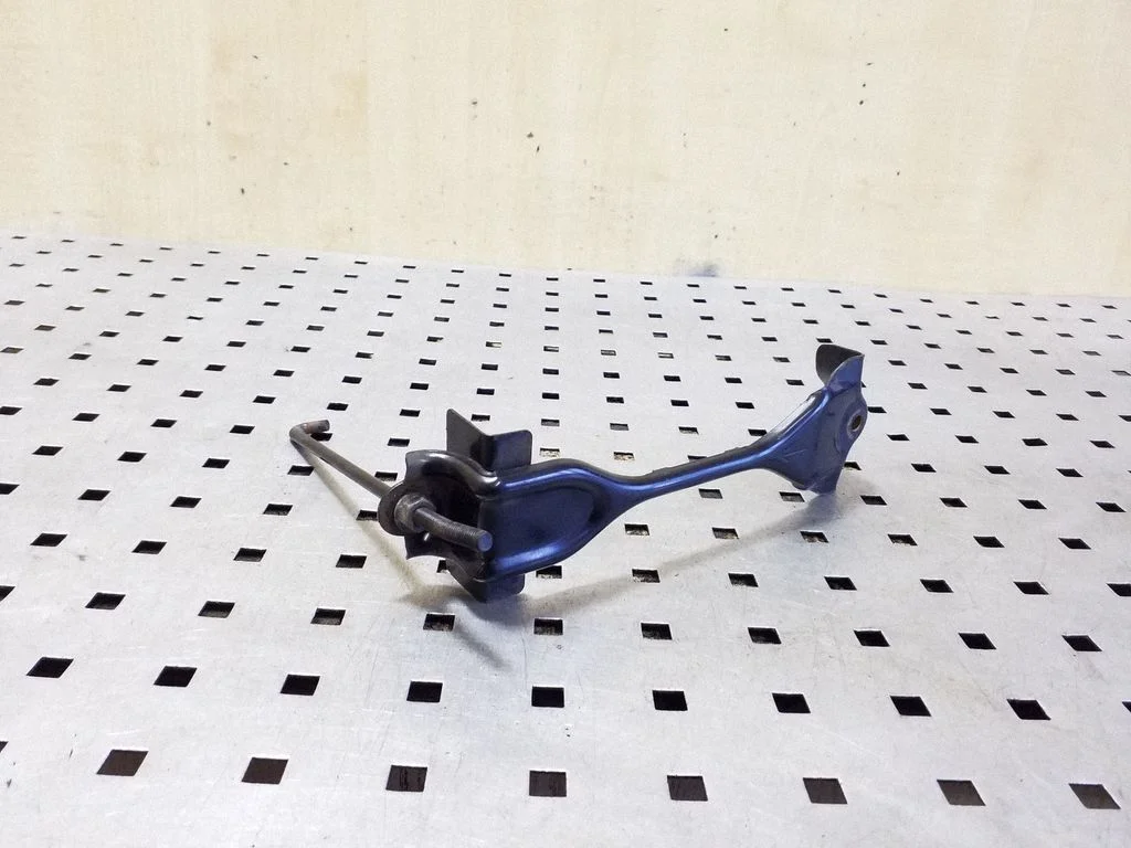 Battery bracket