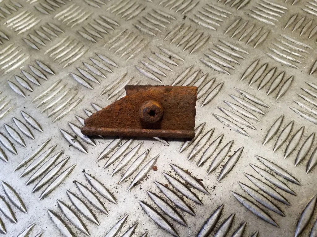 Battery bracket