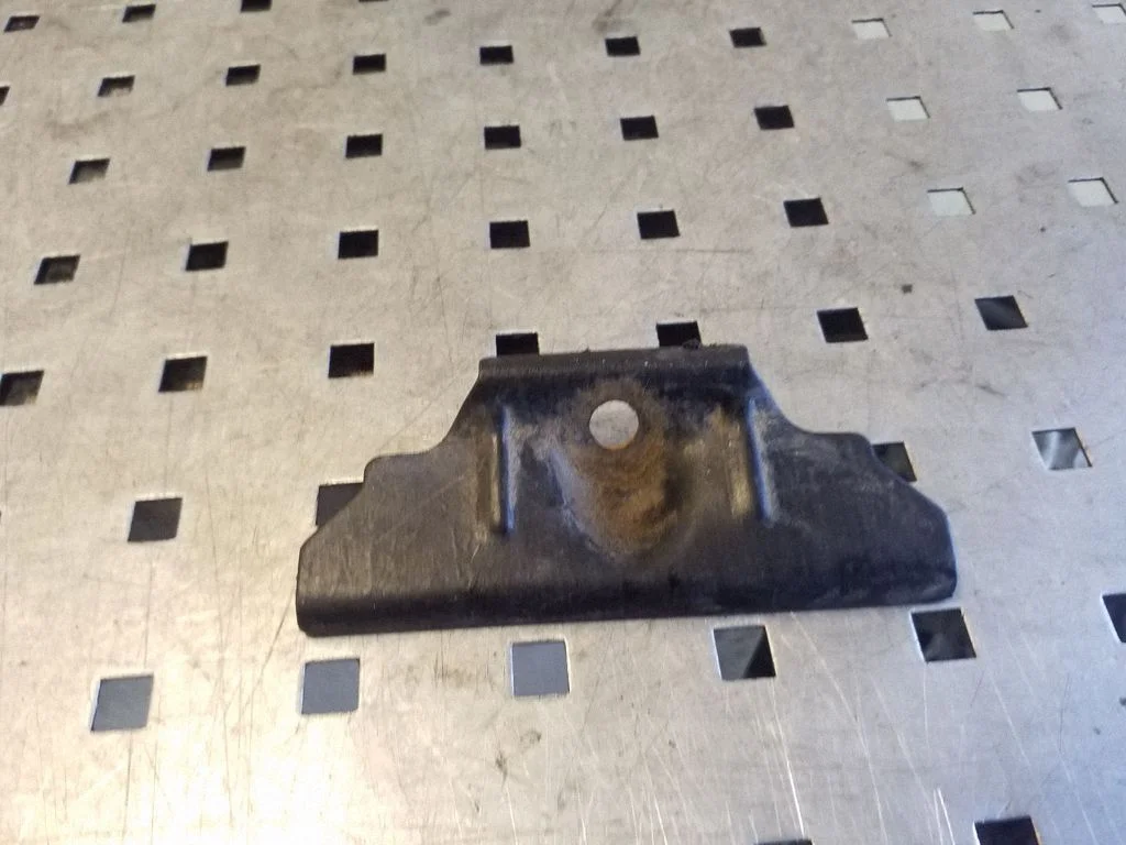 Battery bracket