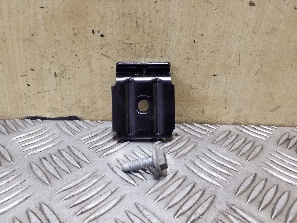 Battery bracket