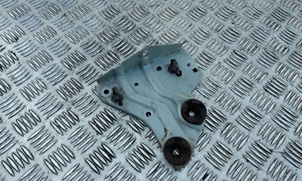 Battery bracket
