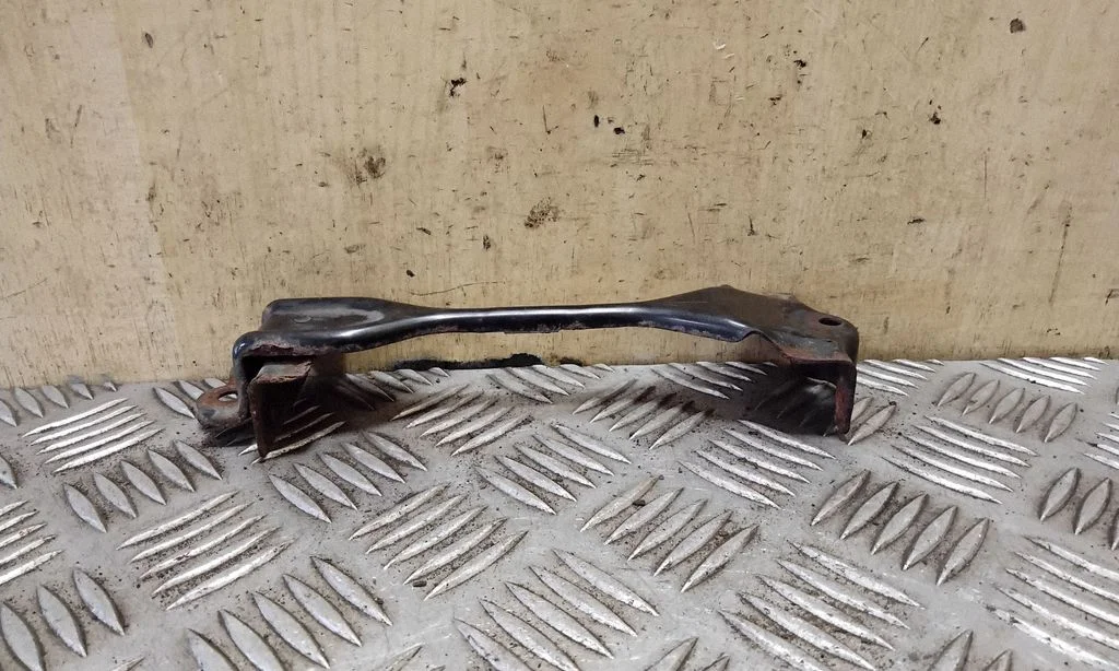 Battery bracket