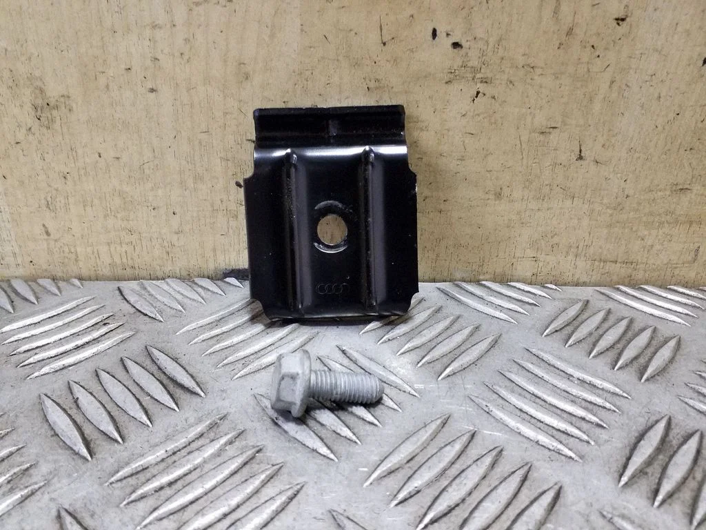 Battery bracket