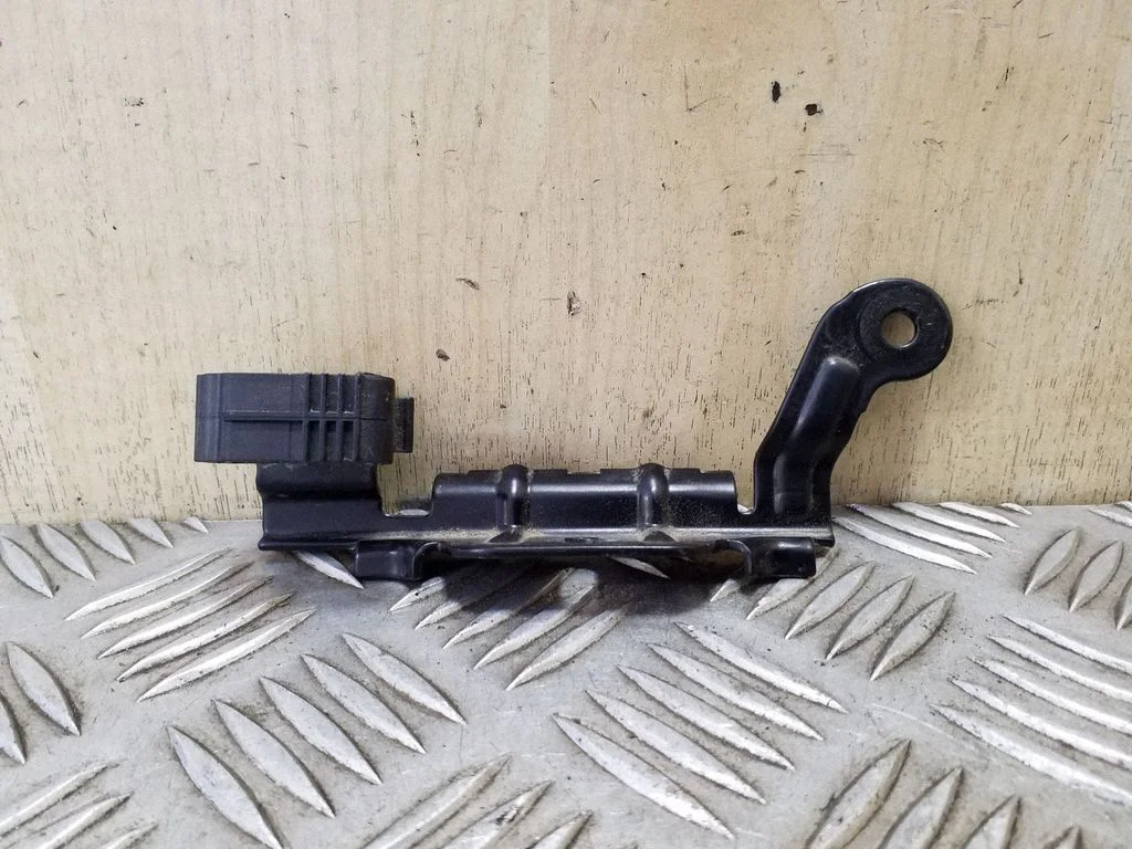 Battery bracket – Volvo V40 (2012-2019)