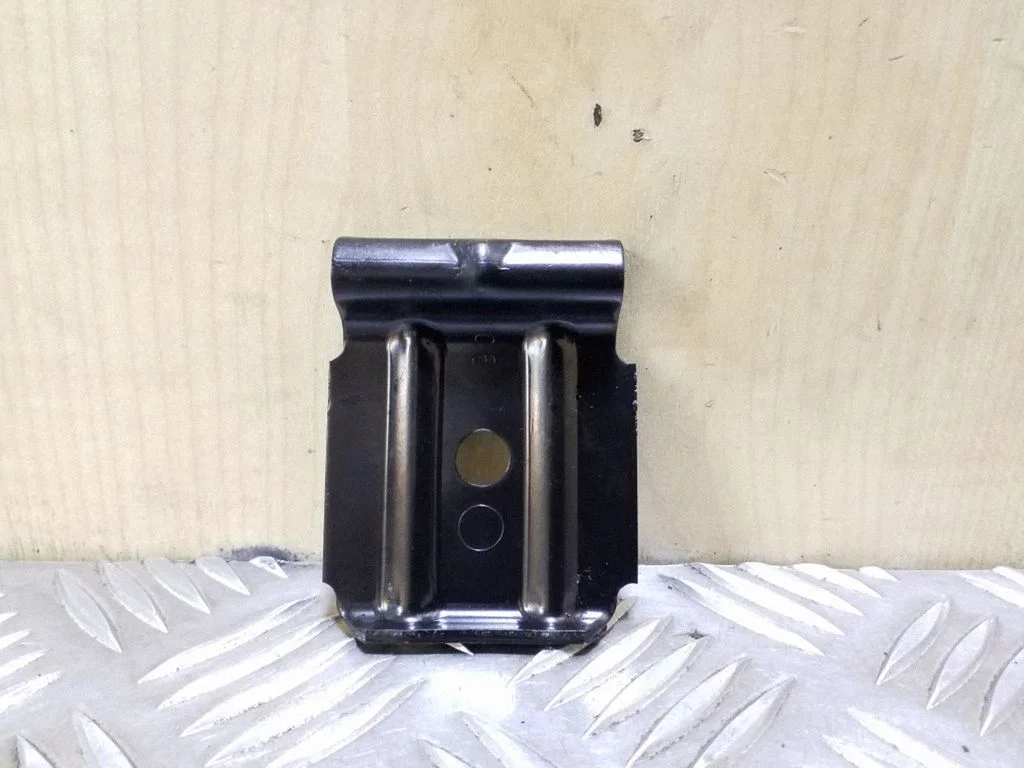 Battery bracket