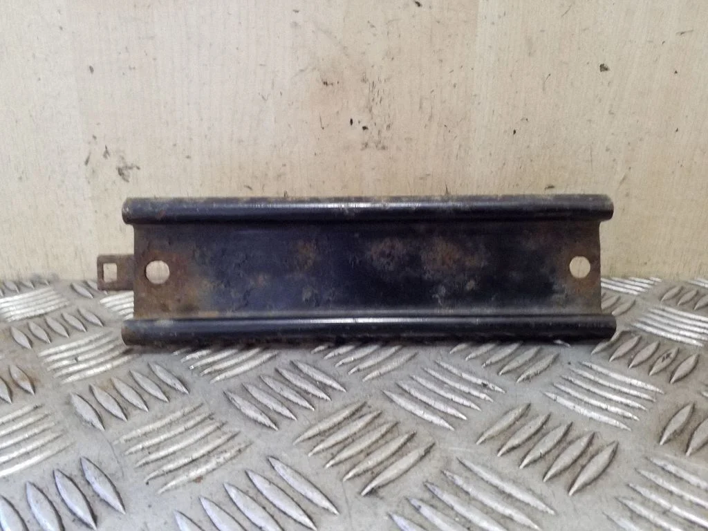 Battery bracket – Opel Frontera B (1998-2004)