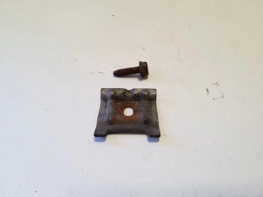 Battery bracket – Volkswagen Eos (2006-2010)