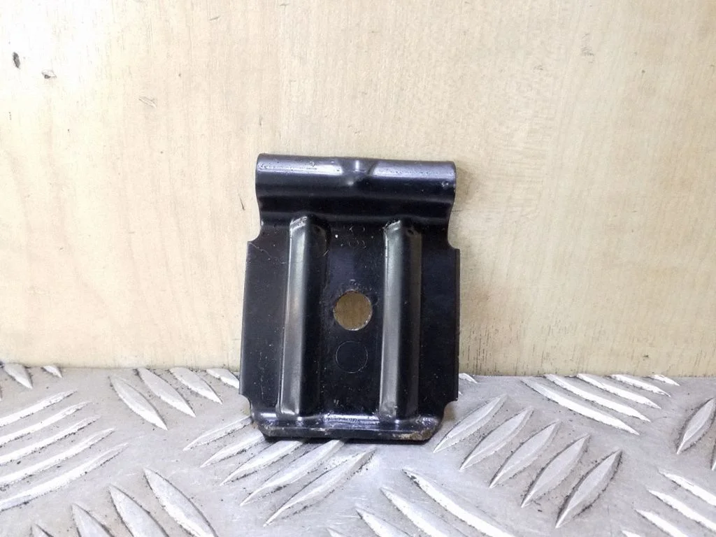Battery bracket