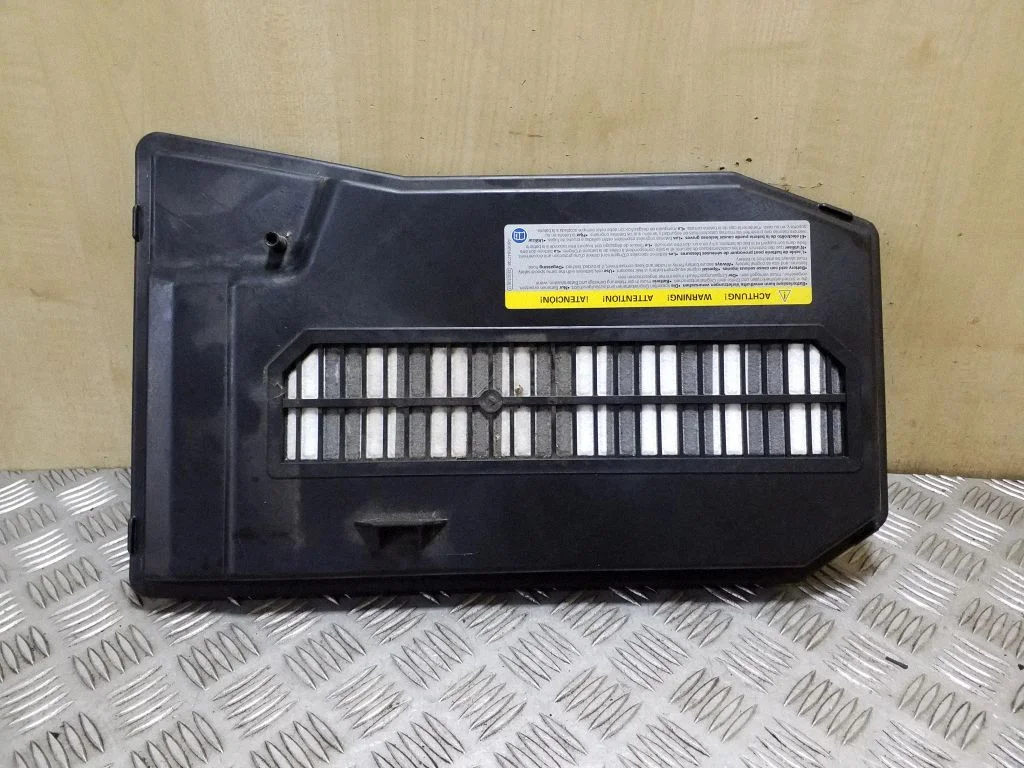 Battery box tray cover/lid – Volkswagen Touareg II (2010-2018)