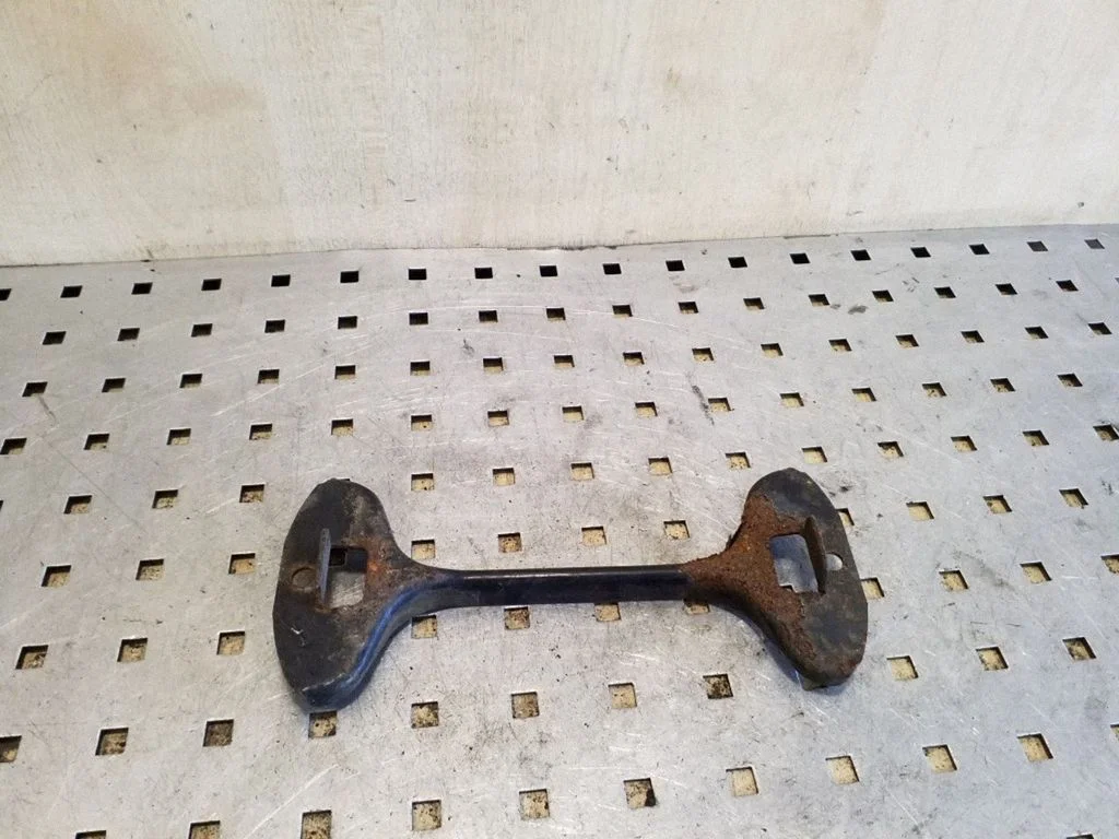 Battery bracket