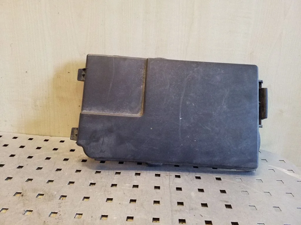 Dangtis akumuliatoriaus dėžės