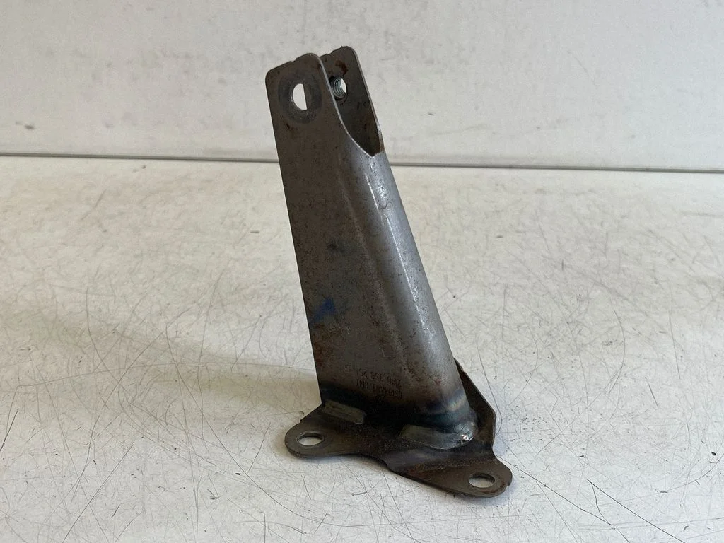 Cita salona detaļa 7H0858251