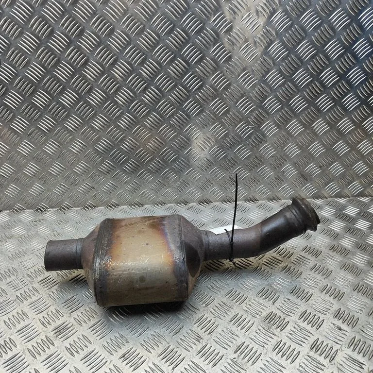 Katalüsaator/ FAP/DPF tahkete osakeste filter – BMW X1 F48 F49 (2015-2022)