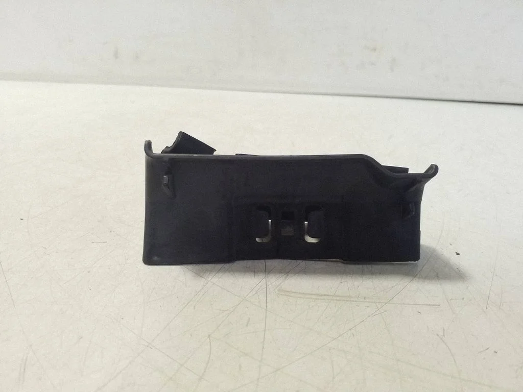 Cita salona detaļa 4F0971848