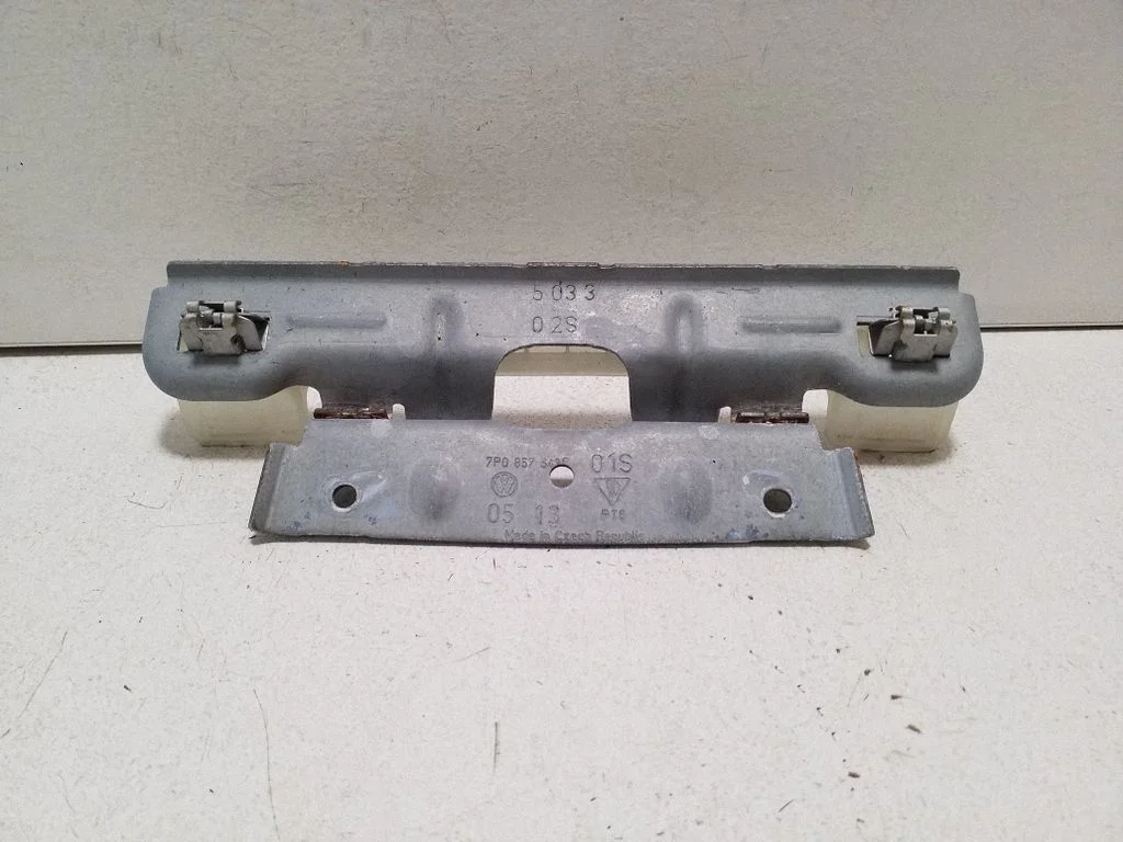 Muu salongiosa 7P0857647C