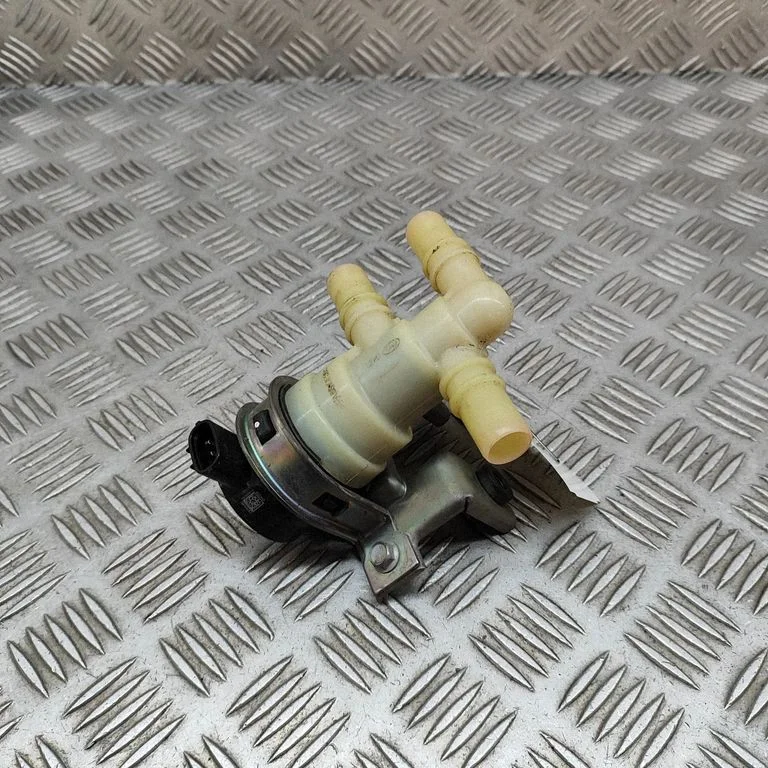 Coolant heater 375W3KL000