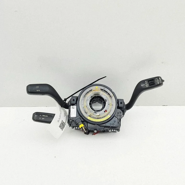 Pagriezienu/gaismu svira 7P5953507GT