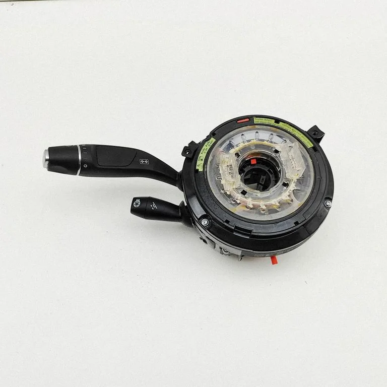 Suunatulede/tulede hoob MY8313N064BB – Aston Martin DBX (2020-)