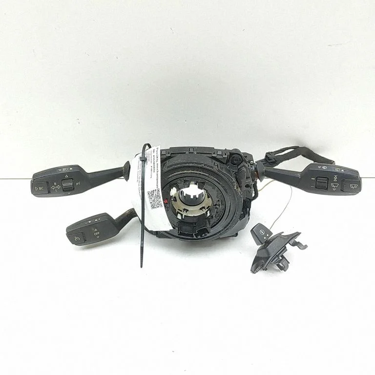 Pagriezienu/gaismu svira 6966710
