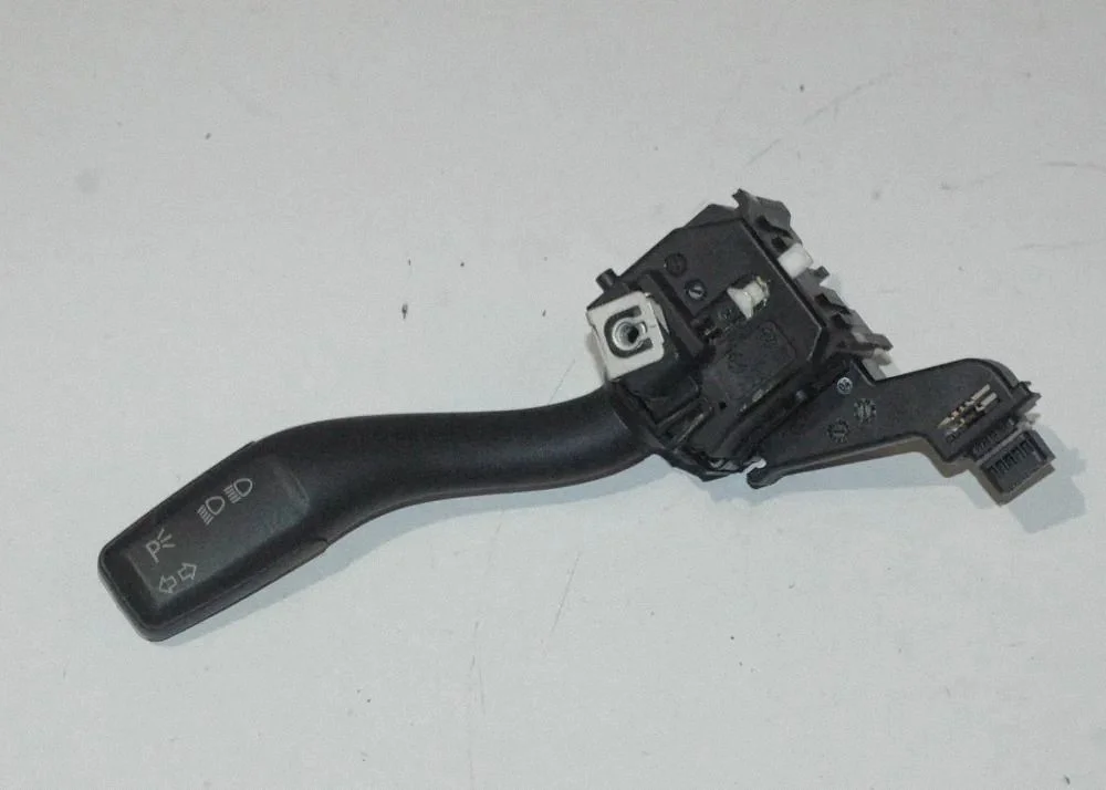 Indicator stalk – Audi A3 S3 8P (2003-2012)