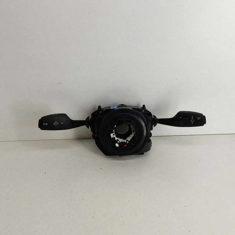 Pagriezienu/gaismu svira – BMW 4. sērija F32 F33 (2013-2020)