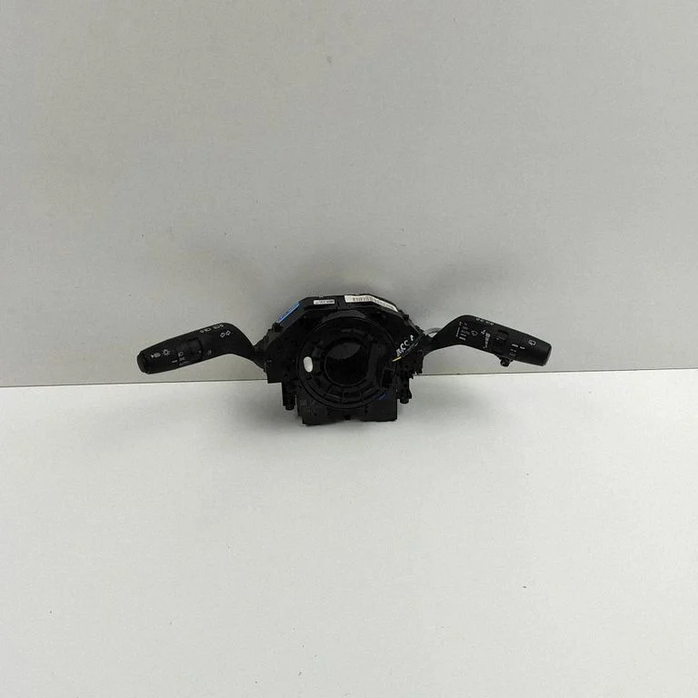 Pagriezienu/gaismu svira – Nissan Qashqai J12 (2021-)