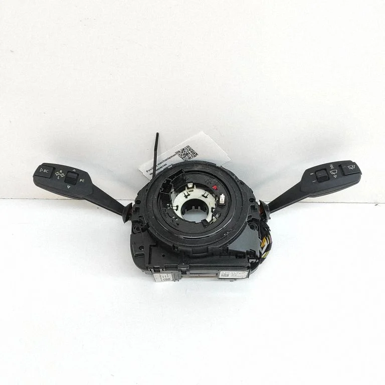 Pagriezienu/gaismu svira – BMW X1 E84 (2009-2015)