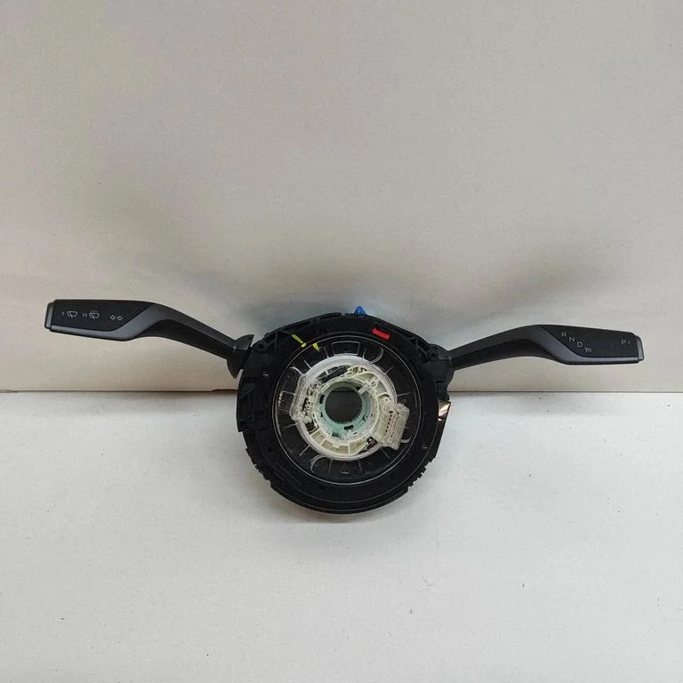 Pagriezienu/gaismu svira 109766200Q